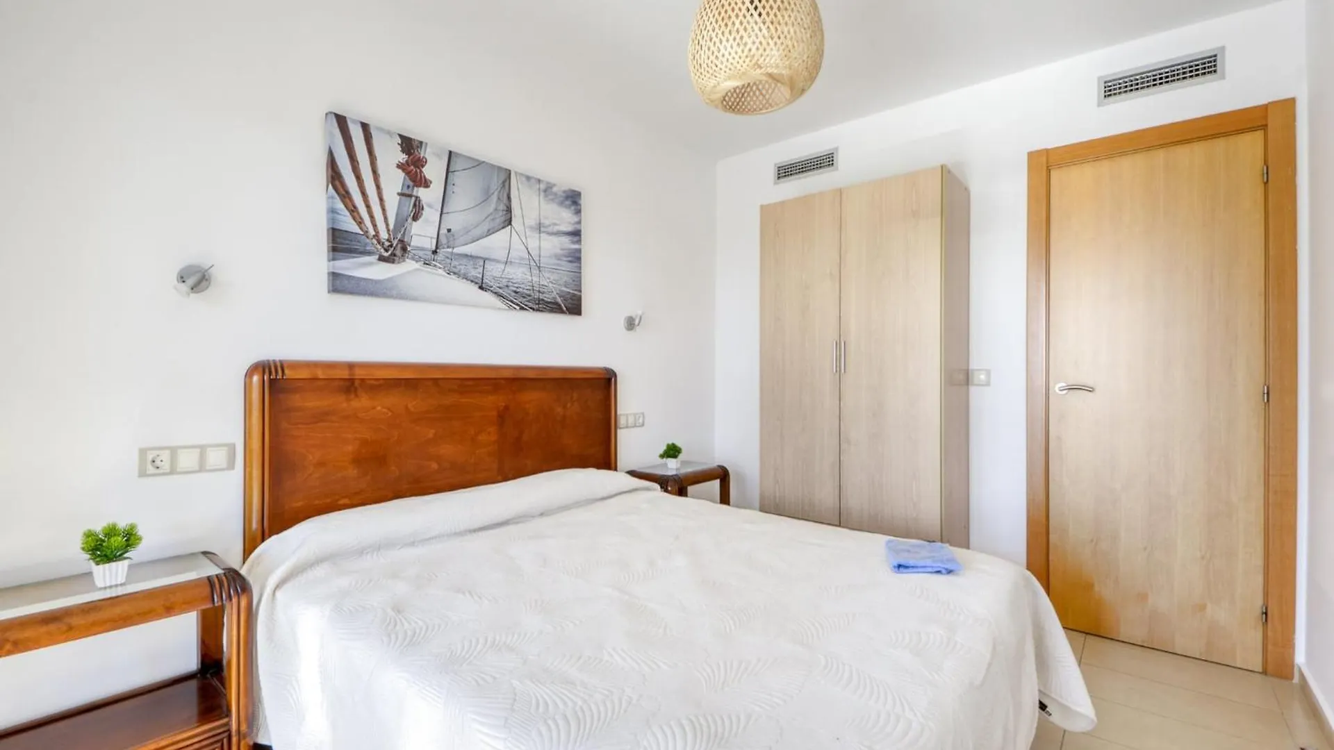 Bright Apartment In Nature Roses Espagne