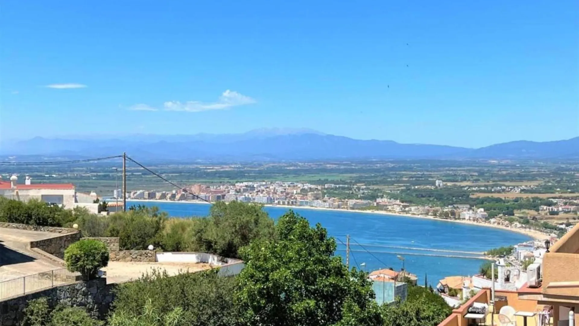 Bright Apartment In Nature Roses Hiszpania